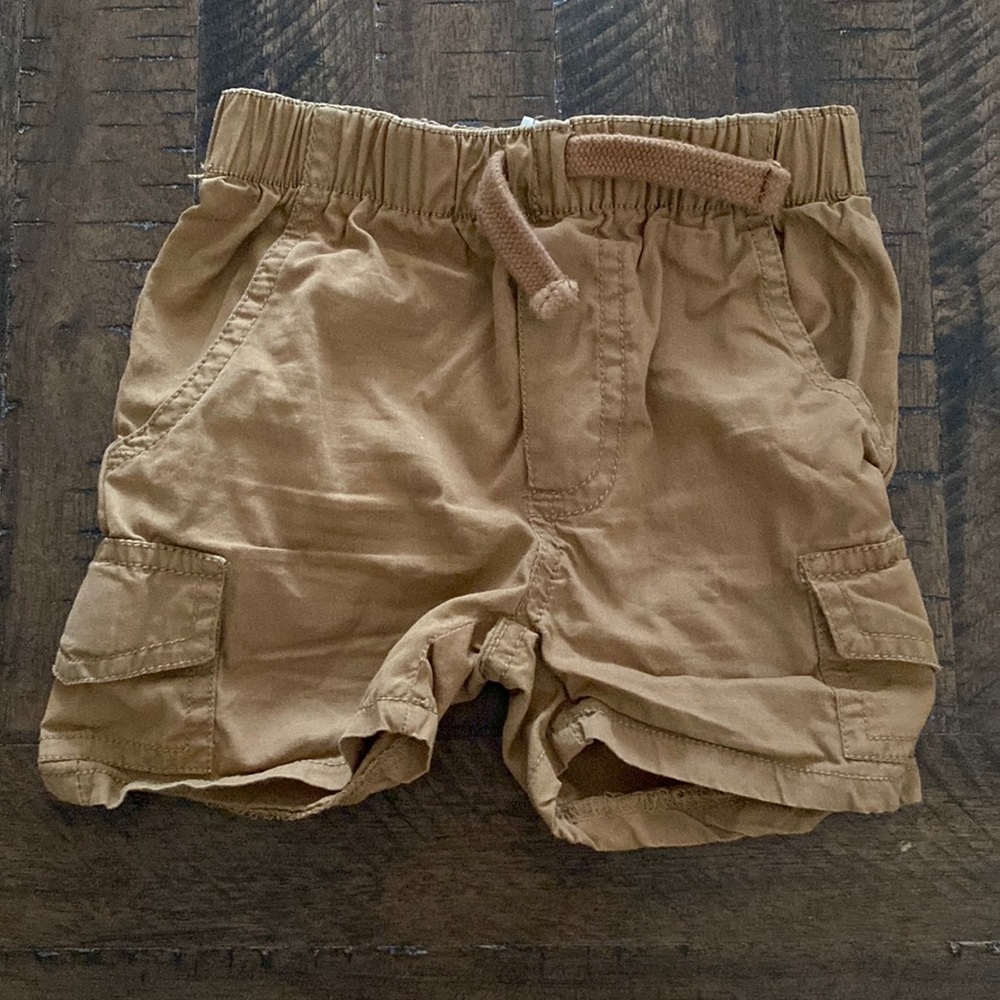 Khaki cargo shorts 12M